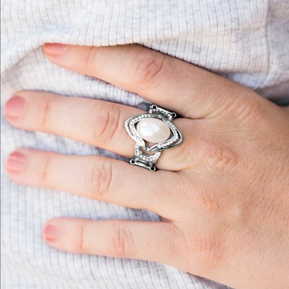 Jewelry - Picture 5 of 8